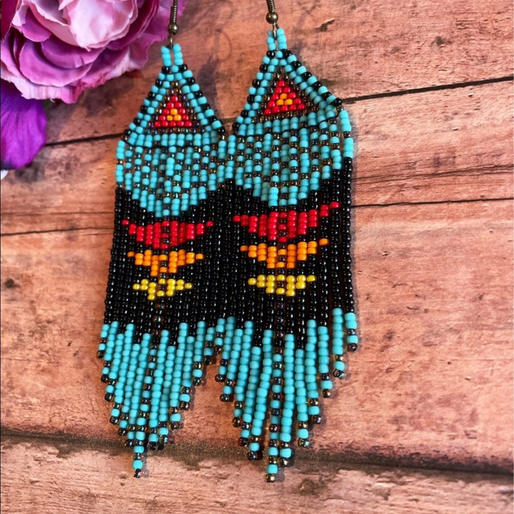 Turquoise beaded earring - Picture 2 of 5